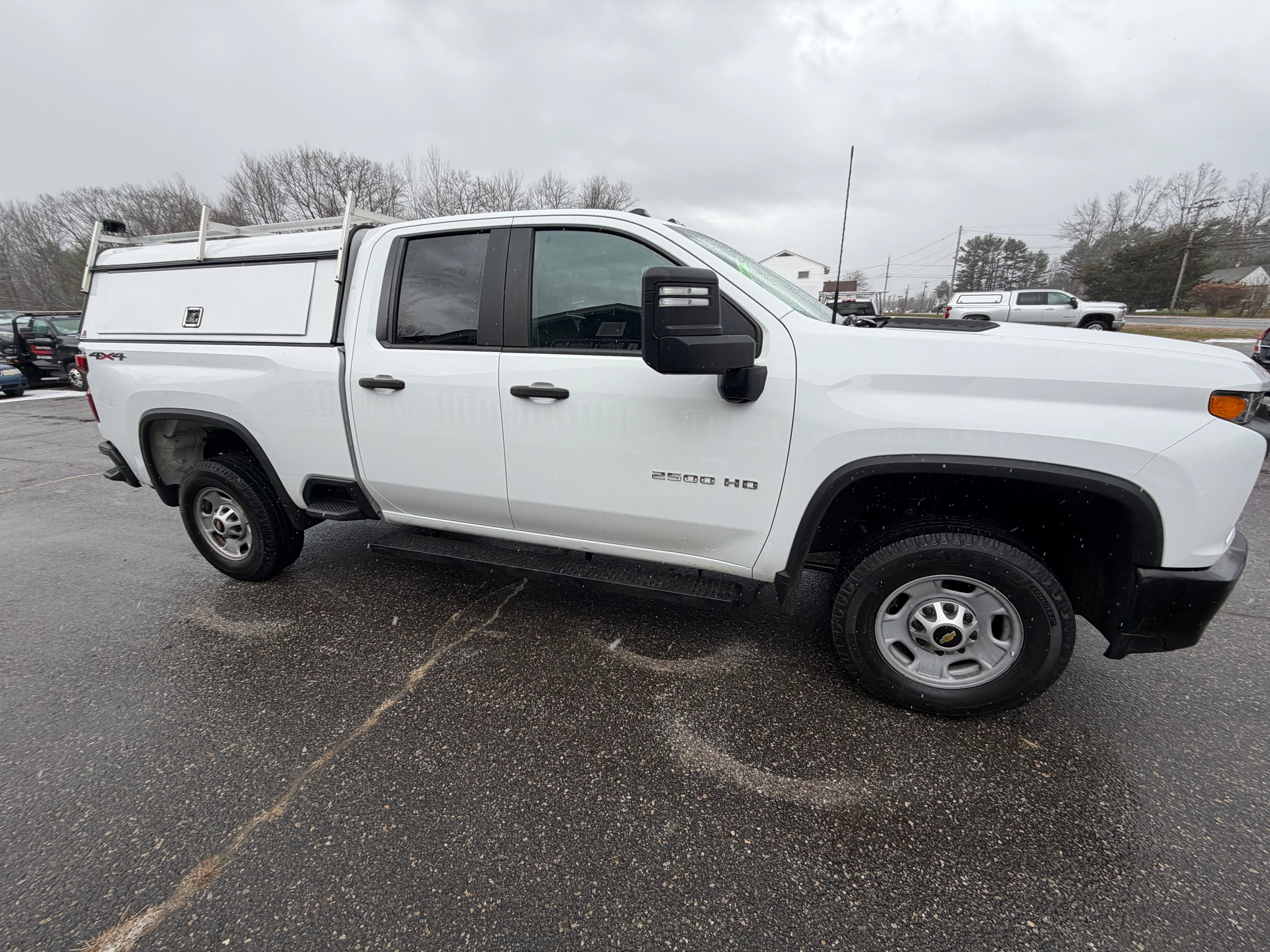 Chevy Silverado 2500 HD 4x4 Crew Cab Work Truck with Utility Cap & Rack